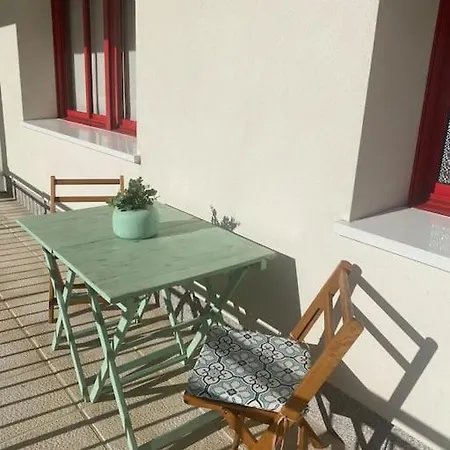 Apartamento Amplio Con Terraza Y Piscina *