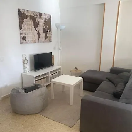 Amplio Con Terraza Y Piscina Apartamento